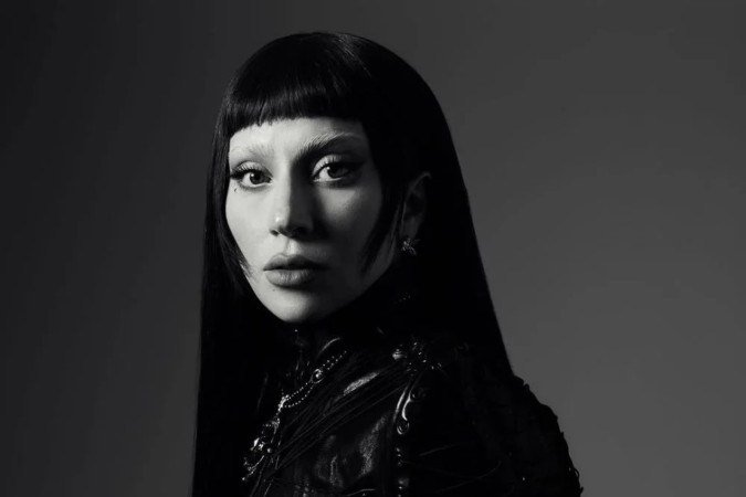 Lady Gaga optou pelo estilo microbangs