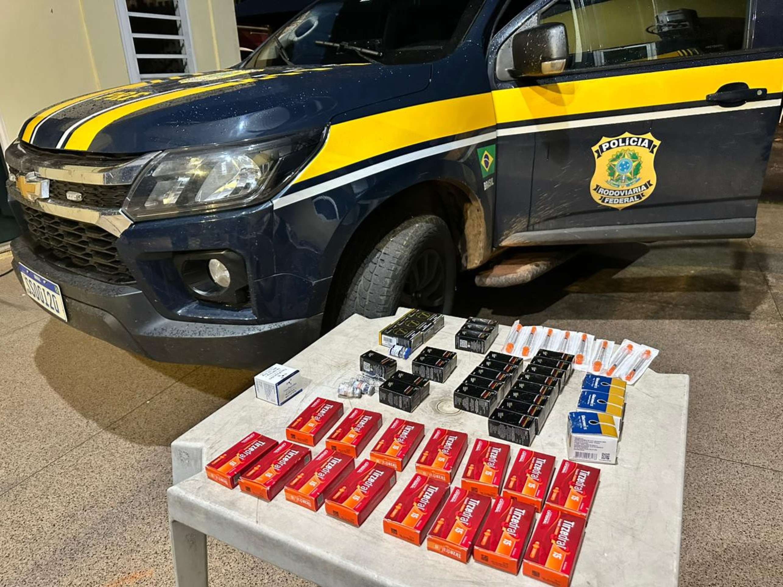 Cresce comércio ilegal de canetas emagrecedoras