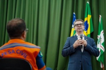 'Estamos nos antecipando a um cenário de aumento dos casos de SRAG para evitar a sobrecarga do sistema de saúde', explicou o secretário da Saúde Rasível Santos -  (crédito: Iron Braz)