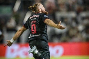 Izidro Pitta foi o dono da noite no interior paulista, ao marcar 3 gols na partida contra o Remo -  (crédito: Foto: Ari Ferreira/Red Bull Bragantino)