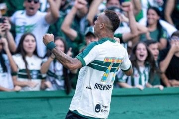 Foto: Reprodução/Coritiba FC -  (crédito: Equipe ofensiva sem respostas e persistência em causas perdidas culmina em vitória para o alviverde, no Couto Pereira)