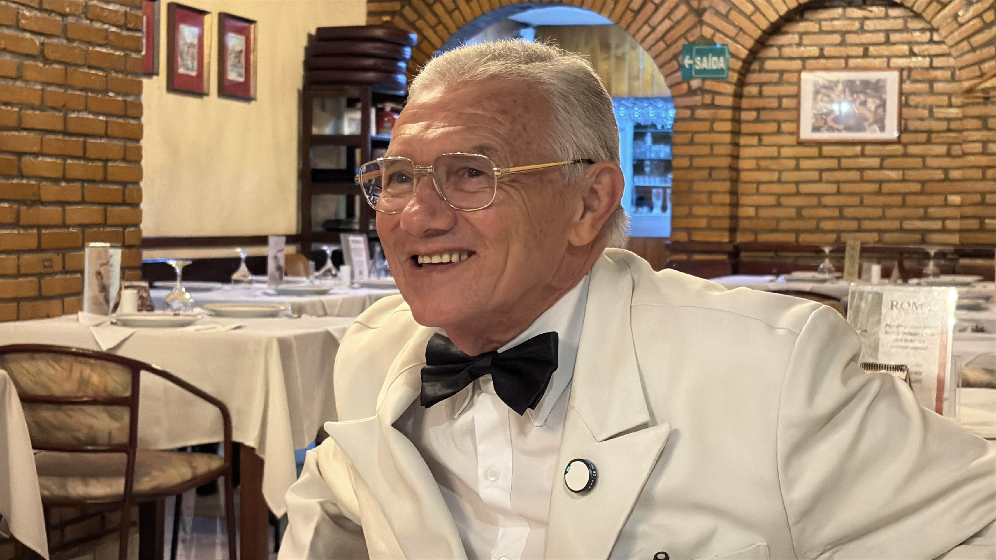 Gar&ccedil;om do Restaurante Roma