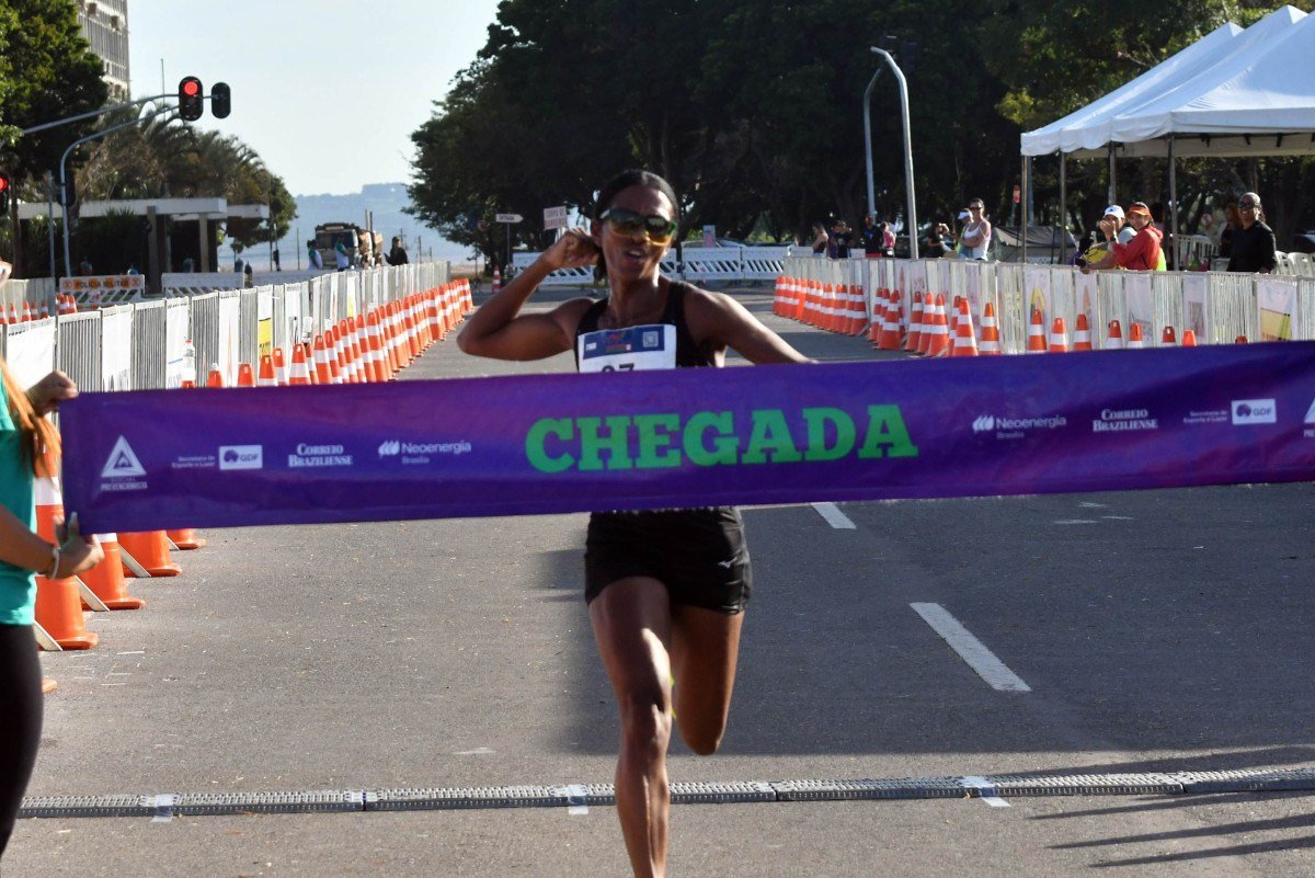 Carmem Silva, conquista Tricampeonato no trajeto de 21km
