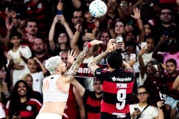 Arrascaeta homenageia Oscar Schmidt em gol do Flamengo -  (crédito: Foto: Gilvan de Souza / Flamengo)