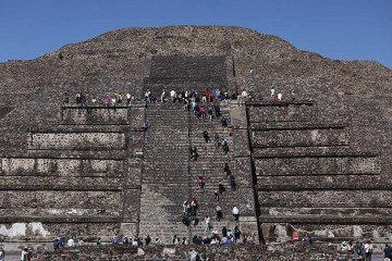 O ataque a tiros ocorreu em um dos níveis superiores da pirâmide -  (crédito: Getty Images)