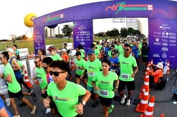 Maratona Bras&iacute;lia atrai corredores de todo Brasil -  (crédito:  Ed Alves CB/DA Press)