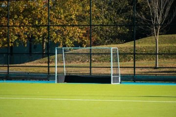 O caso acende o alerta para a segurança em instituições de ensino e reforça o debate sobre projetos de lei que exigem a fixação rigorosa e a inspeção técnica desses equipamentos. -  (crédito: Pexels;Divulgação )