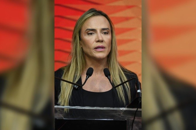 Celina espera apoio do governo federal para socorro ao BRB