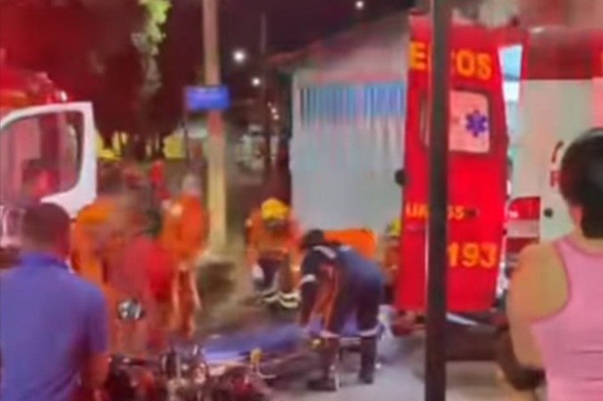 Segundo a PMDF, a mulher estava sob efeito de entorpecentes -  (crédito: Reprodução)