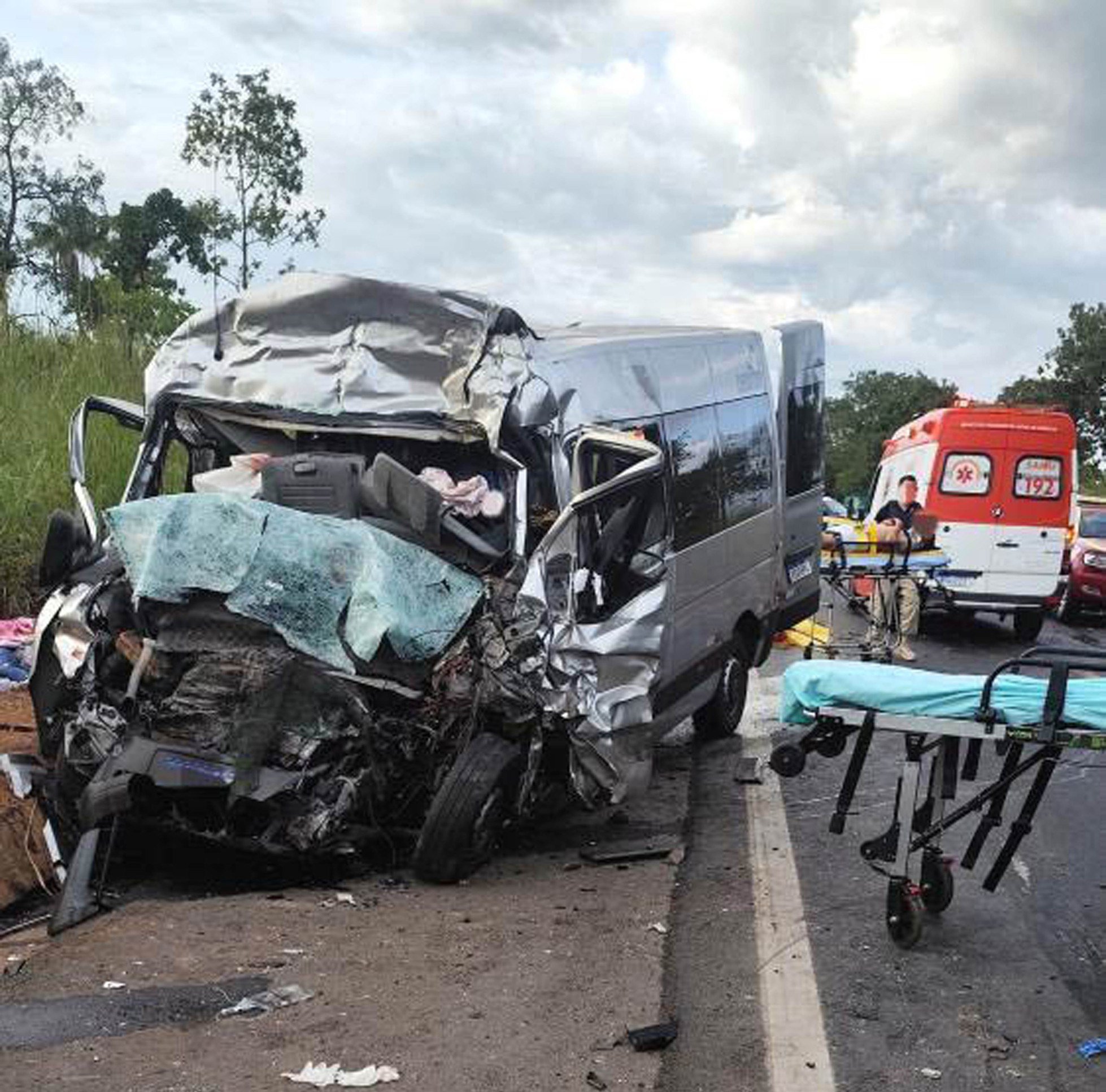 Van envolvida em tragédia na BR-020 era clandestina e irregular