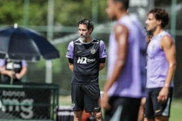 Treinador reforça foco no trabalho semanal e evita projeções sobre reforços antes da abertura da janela -  (crédito: Foto: Paulo Henrique França / Atlético)