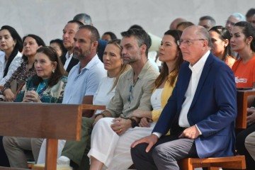 A governadora do Distrito Federal, Celina Leão, e o presidente em exercício, Geraldo Alckmin, participaram da missa -  (crédito: Ed Alves/CB)