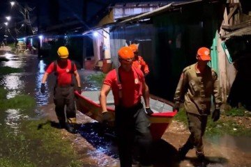 Devido às fortes chuvas, a prefeitura precisou implementar pontos de apoio e distribuição de água potável, além de alimentos e colchões para famílias afetadas -  (crédito: Reprodução/Instagram @prefeiturabelem)