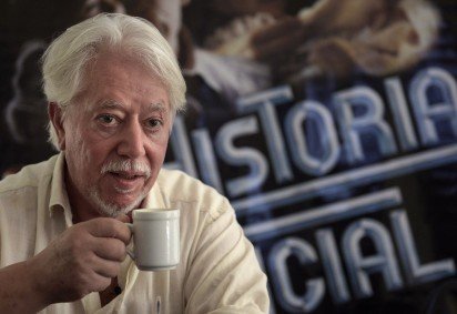 O cineasta argentino Luis Puenzo, diretor de 'A História Oficial' — primeiro filme argentino a vencer um Oscar —, morreu aos 80 anos, anunciou a Sociedade Geral de Autores da Argentina -  (crédito: JUAN MABROMATA/AFP) -O cineasta argentino Luis Puenzo, diretor de 'A História Oficial' — primeiro filme argentino a vencer um Oscar —, morreu aos 80 anos, anunciou a Sociedade Geral de Autores da Argentina -  (crédito: JUAN MABROMATA/AFP)