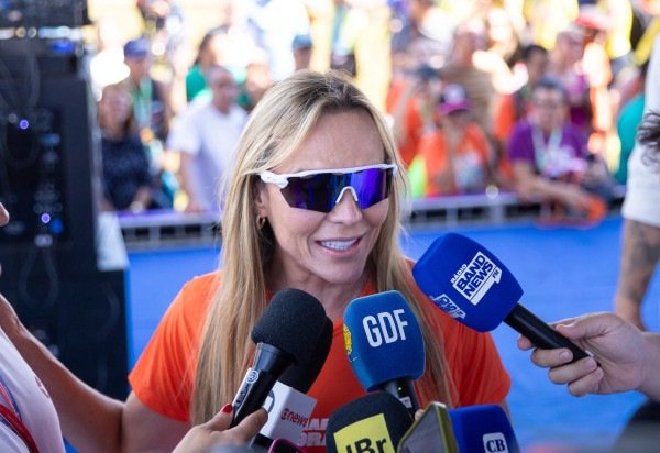 Governadora participou da Maratona Brasília nesta terça-feira (21/4) -  (crédito:  Mariana Campos/CB/D.A Press)