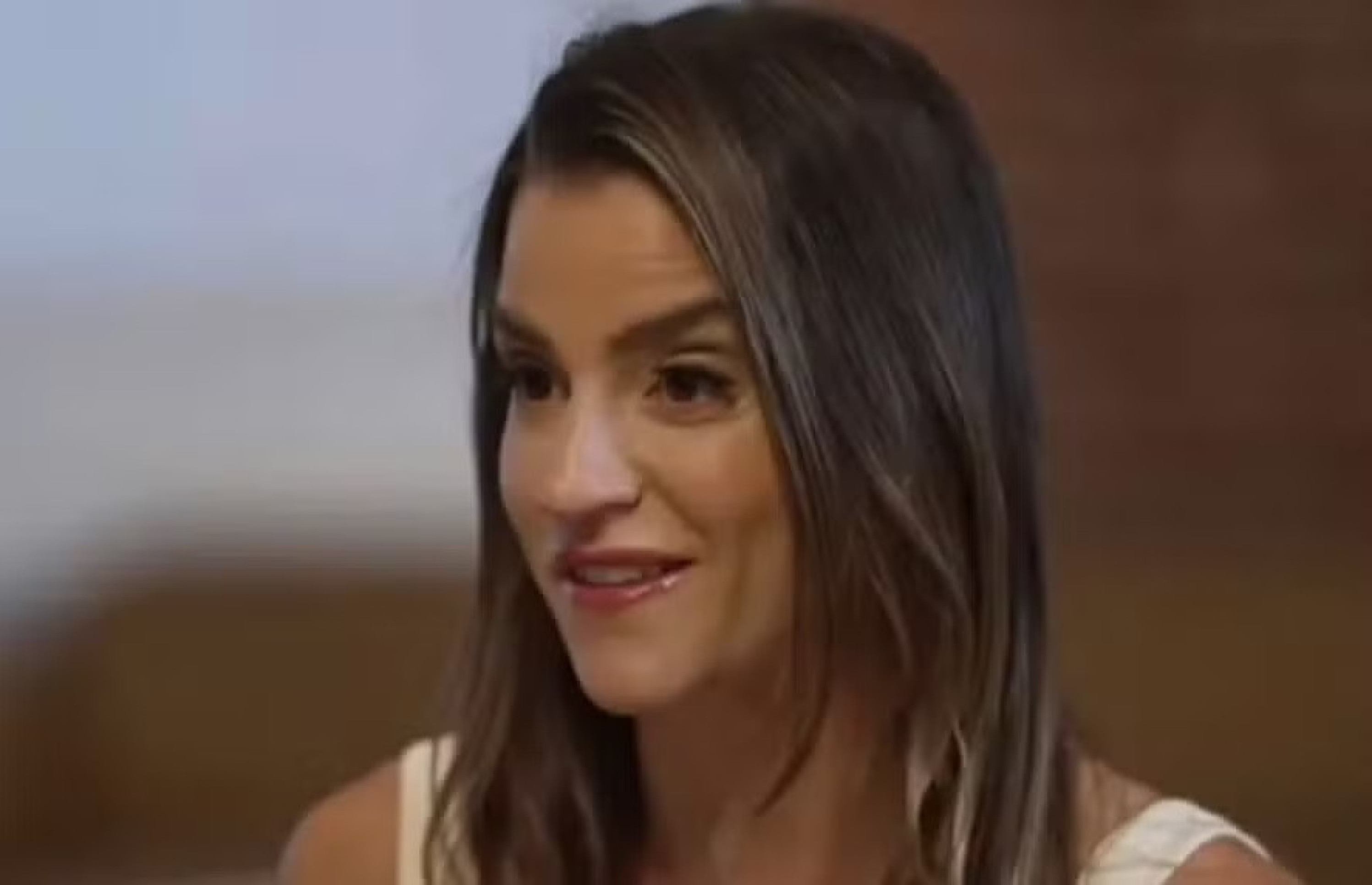 Primeira bebê de barriga de aluguel completa 40 anos: 