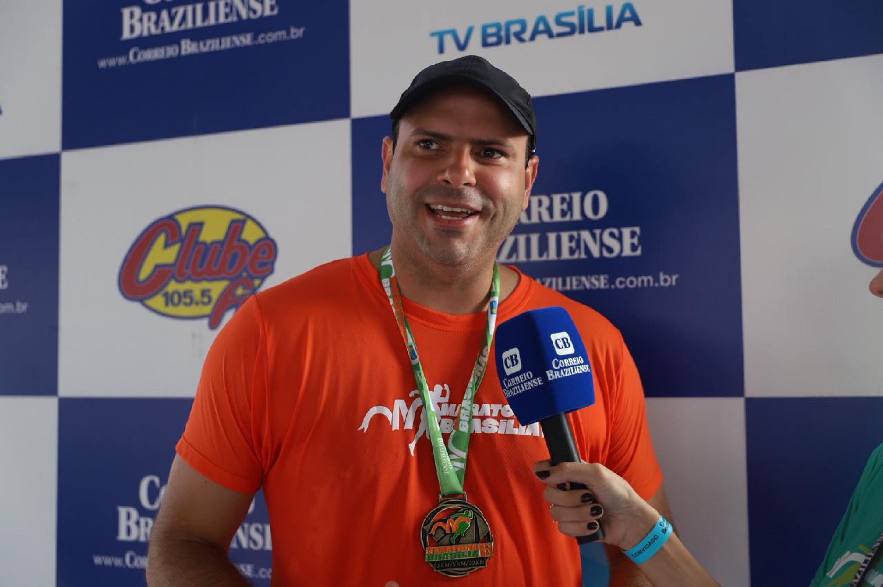 O secret&aacute;rio de Esporte Renato Junqueira participou da Maratona Bras&iacute;lia 2026