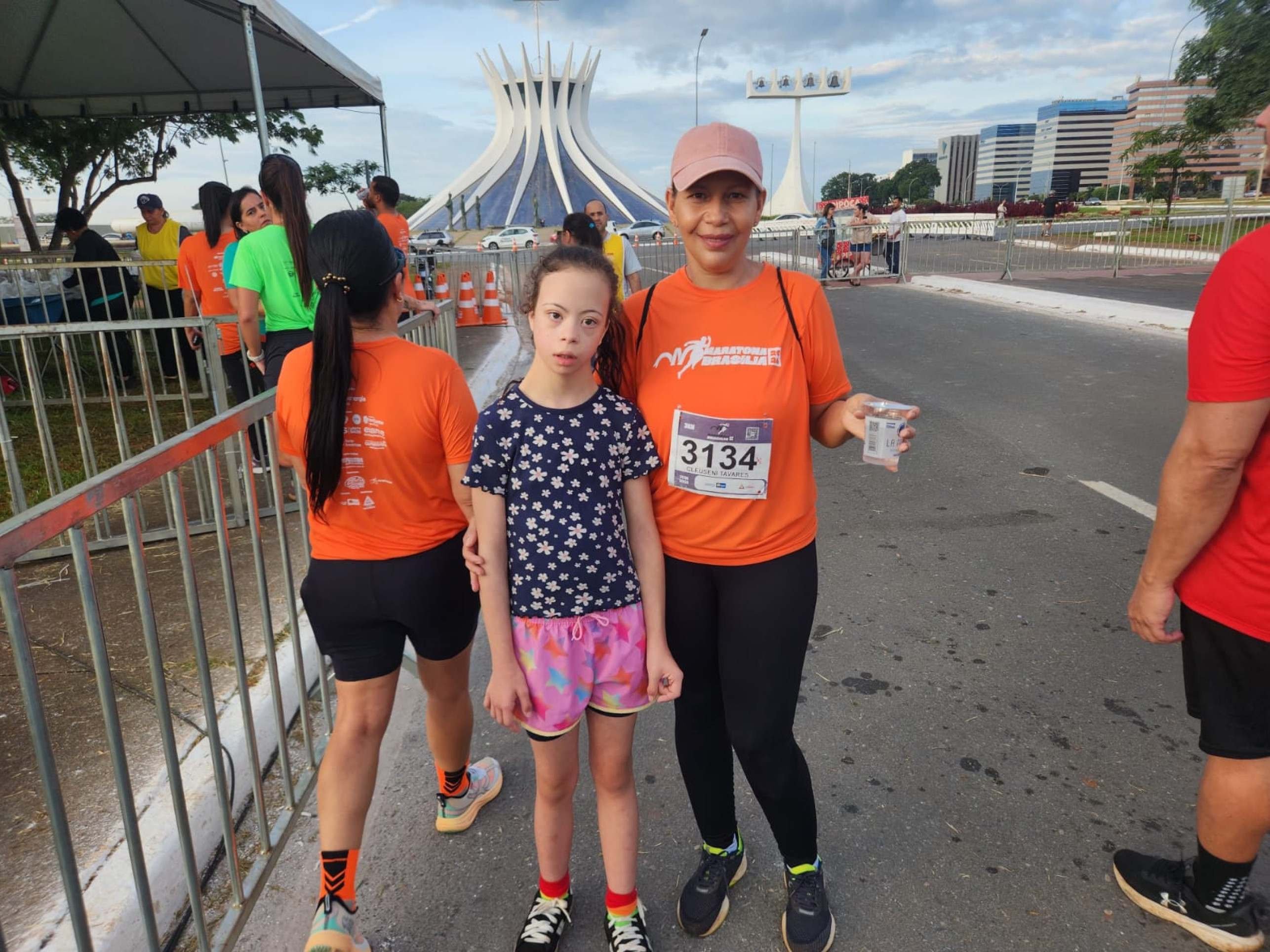 Brasilienses se reúnem na Maratona de Brasília para correr em família