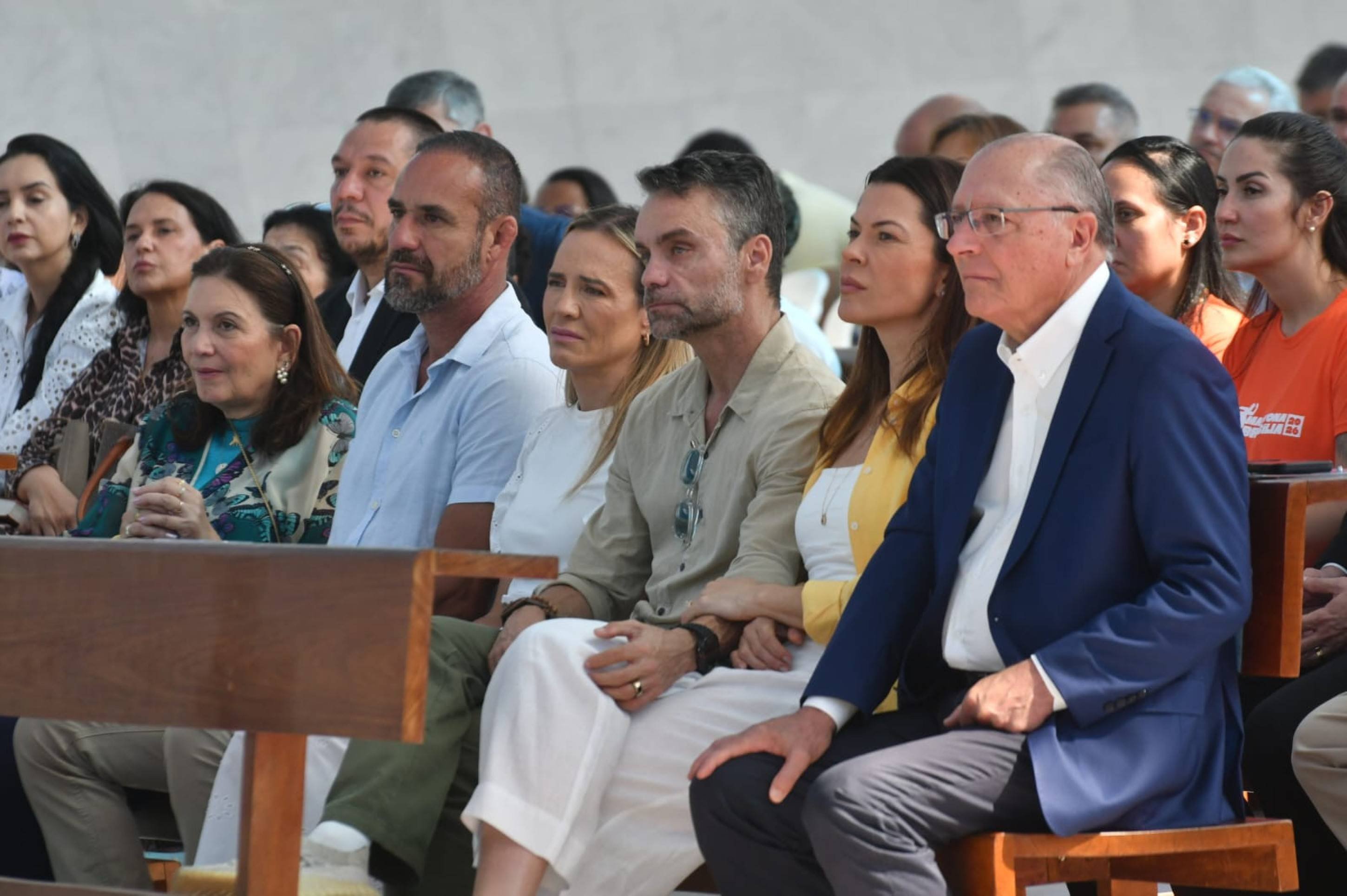 Missa comemora aniversário de Brasília e homenageia papa Francisco