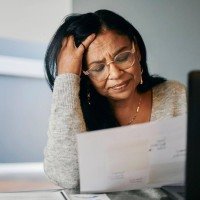 'Que este final do mês de abril eu consiga pagar a conta toda no mercado, ou pelo menos consiga pagar uma parte da minha conta que eu estou devendo', pede em oração uma mãe cearense a Santa Edwiges, padroeira dos pobres e endividados -  (crédito: Arquidiocese de Juiz de Fora)