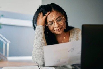 'Que este final do mês de abril eu consiga pagar a conta toda no mercado, ou pelo menos consiga pagar uma parte da minha conta que eu estou devendo', pede em oração uma mãe cearense a Santa Edwiges, padroeira dos pobres e endividados -  (crédito: Arquidiocese de Juiz de Fora)