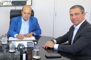 PHC (D) se ofereceu para traduzir as mensagens cifradas e se comprometeu a citar outras autoridades  -  (crédito: Divulgação/Agencia Brasília/Renato Alves)