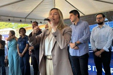 Celina Le&atilde;o garantiu que, ao final do programa, os melhores alunos ir&atilde;o para feiras no exterior -  (crédito: Beatriz Mascarenhas/CB/D.A.Press)