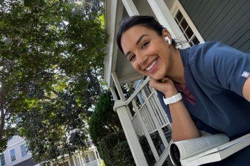 A atriz carioca Taísa Gomes, assistente figurante na segunda temporada de 'The Pitt' -  (crédito: Acervo pessoal)