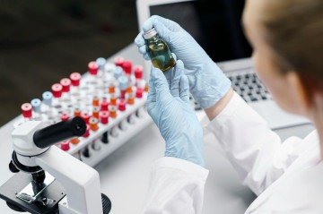 Especialista alerta que fragilidade judicial em propriedade intelectual ameaça a ciência no país -  (crédito: Freepik)