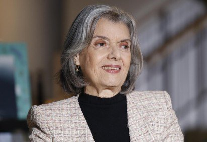     Na UnB, Cármen Lúcia ministra aula magna e debate misoginia e presão estérica  -  (crédito:  Fernando Frazão/Agência Brasil) -    Na UnB, Cármen Lúcia ministra aula magna e debate misoginia e presão estérica  -  (crédito:  Fernando Frazão/Agência Brasil)