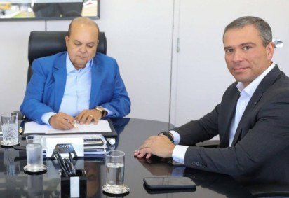 PHC (D) se ofereceu para traduzir as mensagens cifradas e se comprometeu a citar outras autoridades  -  (crédito: Divulgação/Agencia Brasília/Renato Alves) -PHC (D) se ofereceu para traduzir as mensagens cifradas e se comprometeu a citar outras autoridades  -  (crédito: Divulgação/Agencia Brasília/Renato Alves)
