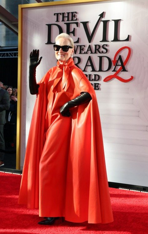 Meryl Streep com look Givenchy na premiere de O diabo veste Prada em Nova York  -  (crédito:  AFP)