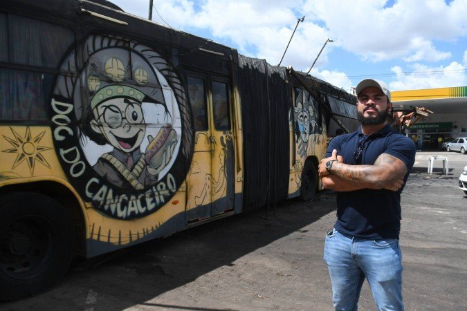  22/04/2026 Crédito: Marcelo Ferreira/CB/D.A Press. Brasil. Brasília - DF -  Ceilândia Dog Cangaceiro pegou fogo na noite de terça-feira. Henrique Martins (proprietário)