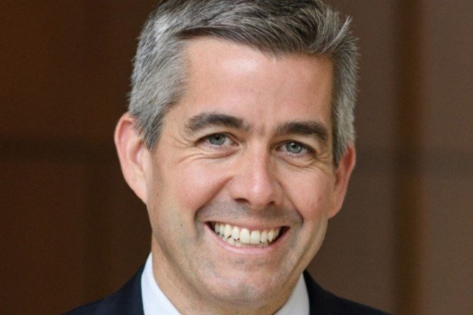 Mark Nevitt, ex-juiz-advogado geral (JAG) da Marinha dos EUA e professor de direito da Emory University 