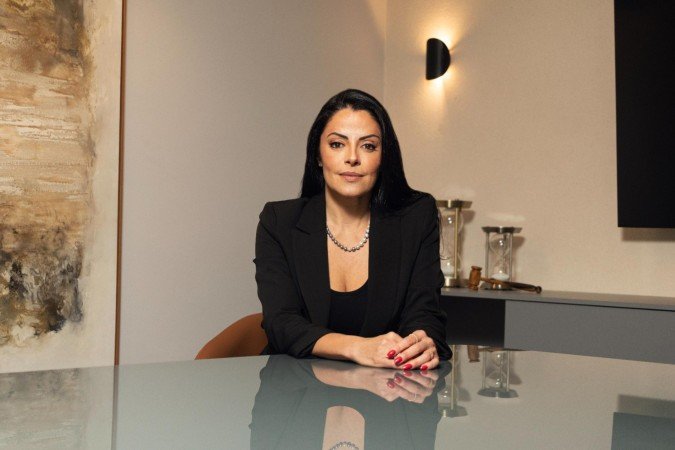 2026. Eixo Capital. Elisa Alonso, advogada especializada em direito trabalhista e sócia do escritório do RCA Advogados. Foi vice-presidente da Comissão de Direito do Trabalho da OAB-DF - (crédito: Divulgação ) 2026. Eixo Capital. Elisa Alonso, advogada especializada em direito trabalhista e sócia do escritório do RCA Advogados. Foi vice-presidente da Comissão de Direito do Trabalho da OAB-DF - (crédito: Divulgação )
