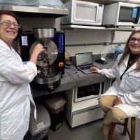 As professoras Marileusa Chiarello (E) e Lívia de Oliveira esperam concluir a fase de diagnóstico da pesquisa entre agosto e outubro  -  (crédito: Eduardo Pinho)