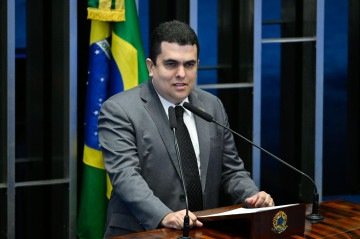 Tiago Faierstein: 'Deveríamos esperar que alguém sofresse assédio sexual ou dano físico para criarmos a regra? No caso do feminicídio, esperam-se 20 milhões de vítimas para legislar contra o homicídio? Não é assim que funciona' -  (crédito:  Andressa Anholete/Agência Senad)