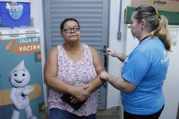 Principal medida para prevenir doen&ccedil;as respirat&oacute;rias &eacute; avan&ccedil;ar na vacina&ccedil;&atilde;o de p&uacute;blicos priorit&aacute;rios, como idosos, gestantes e crian&ccedil;as
 -  (crédito:  Foto: Jhonatan Cantarelle | Ag&ecirc;ncia Sa&uacute;de DF)