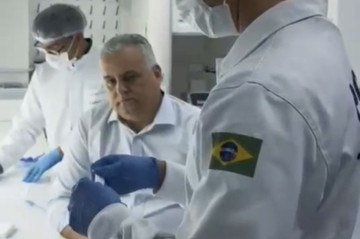Alfredo Gaspar faz exame de DNA e aciona Justiça por calúnia contra Lindbergh e Soraya. 
 -  (crédito: Reprodução/Instagram)