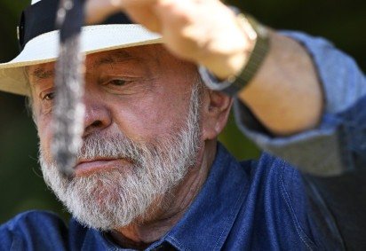 Lula viajou ontem (23) para São Paulo, onde fará os procedimentos. A expectativa é que ele volte a Brasília no final de semana, ou fique na capital até segunda, quando pode ter compromissos oficiais -  (crédito:   Carlos Vieira CB/DA Press) -Lula viajou ontem (23) para São Paulo, onde fará os procedimentos. A expectativa é que ele volte a Brasília no final de semana, ou fique na capital até segunda, quando pode ter compromissos oficiais -  (crédito:   Carlos Vieira CB/DA Press)