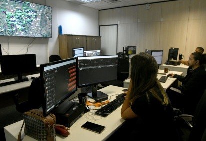 Programa Viva Flor: na Sala Lil&aacute;s, &eacute; realizado o monitoramento -  (crédito:  Marcelo Ferreira/CB/D.A Press) -Programa Viva Flor: na Sala Lil&aacute;s, &eacute; realizado o monitoramento -  (crédito:  Marcelo Ferreira/CB/D.A Press)