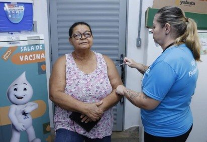 Principal medida para prevenir doen&ccedil;as respirat&oacute;rias &eacute; avan&ccedil;ar na vacina&ccedil;&atilde;o de p&uacute;blicos priorit&aacute;rios, como idosos, gestantes e crian&ccedil;as
 -  (crédito:  Foto: Jhonatan Cantarelle | Ag&ecirc;ncia Sa&uacute;de DF) -Principal medida para prevenir doen&ccedil;as respirat&oacute;rias &eacute; avan&ccedil;ar na vacina&ccedil;&atilde;o de p&uacute;blicos priorit&aacute;rios, como idosos, gestantes e crian&ccedil;as
 -  (crédito:  Foto: Jhonatan Cantarelle | Ag&ecirc;ncia Sa&uacute;de DF)