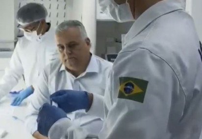 Alfredo Gaspar faz exame de DNA e aciona Justiça por calúnia contra Lindbergh e Soraya. 
 -  (crédito: Reprodução/Instagram) -Alfredo Gaspar faz exame de DNA e aciona Justiça por calúnia contra Lindbergh e Soraya. 
 -  (crédito: Reprodução/Instagram)