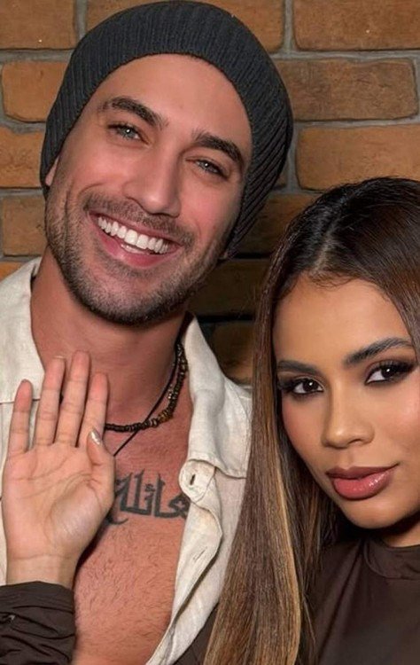 Através do Instagram, a cantora contou que entende o lado profissional do ator, mas prefere não acompanhar esses momentos -  (crédito: Observatorio dos Famosos)