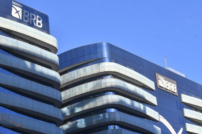 O banco e o GDF correm contra o tempo em busca das soluções, já que o fim do prazo para a capitalização está próximo, em 29 de maio - (crédito: Ed Alves CB/DA Press) O banco e o GDF correm contra o tempo em busca das soluções, já que o fim do prazo para a capitalização está próximo, em 29 de maio - (crédito: Ed Alves CB/DA Press)