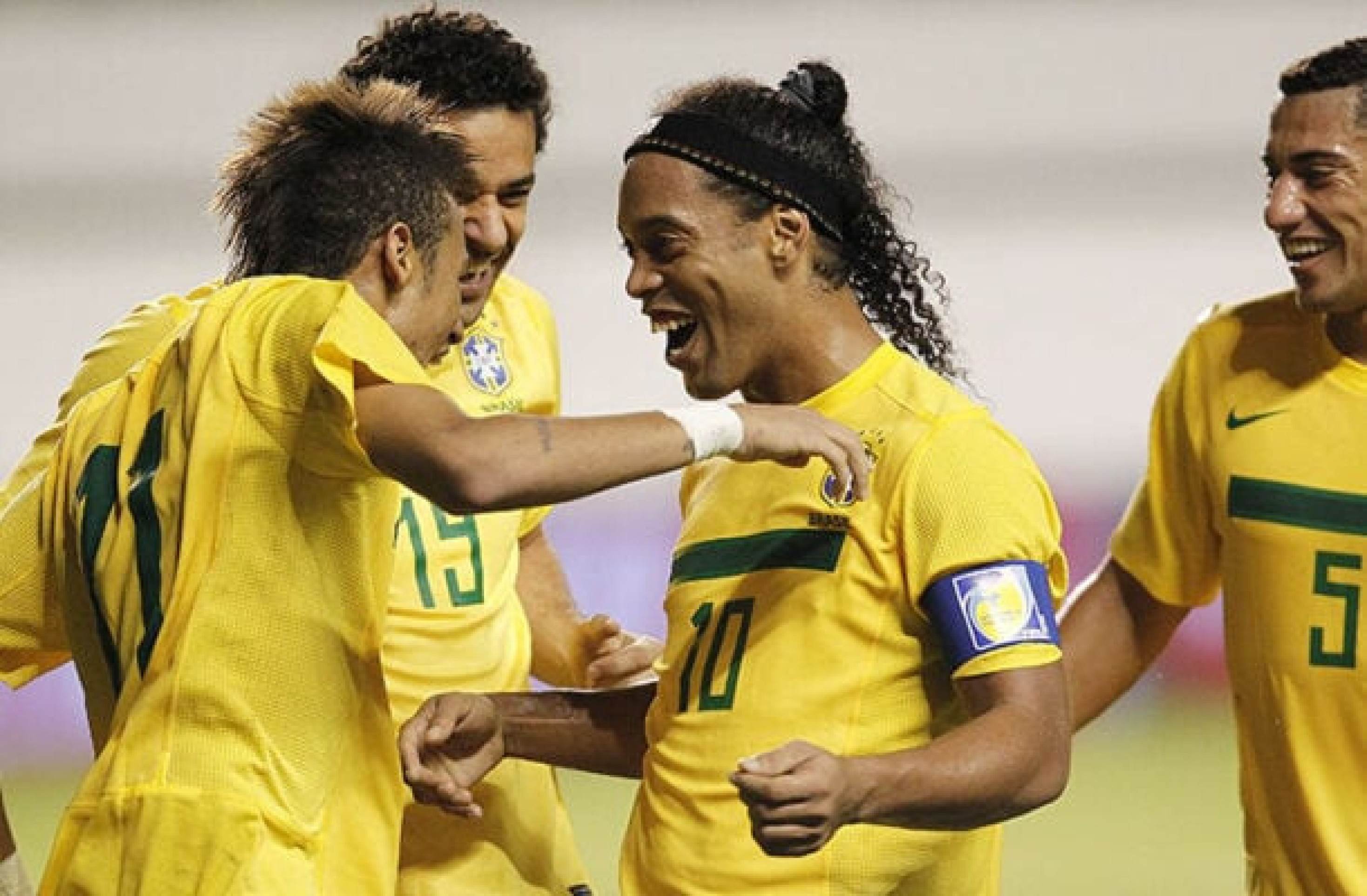 Ronaldinho Gaúcho opina sobre ida de Neymar à Copa