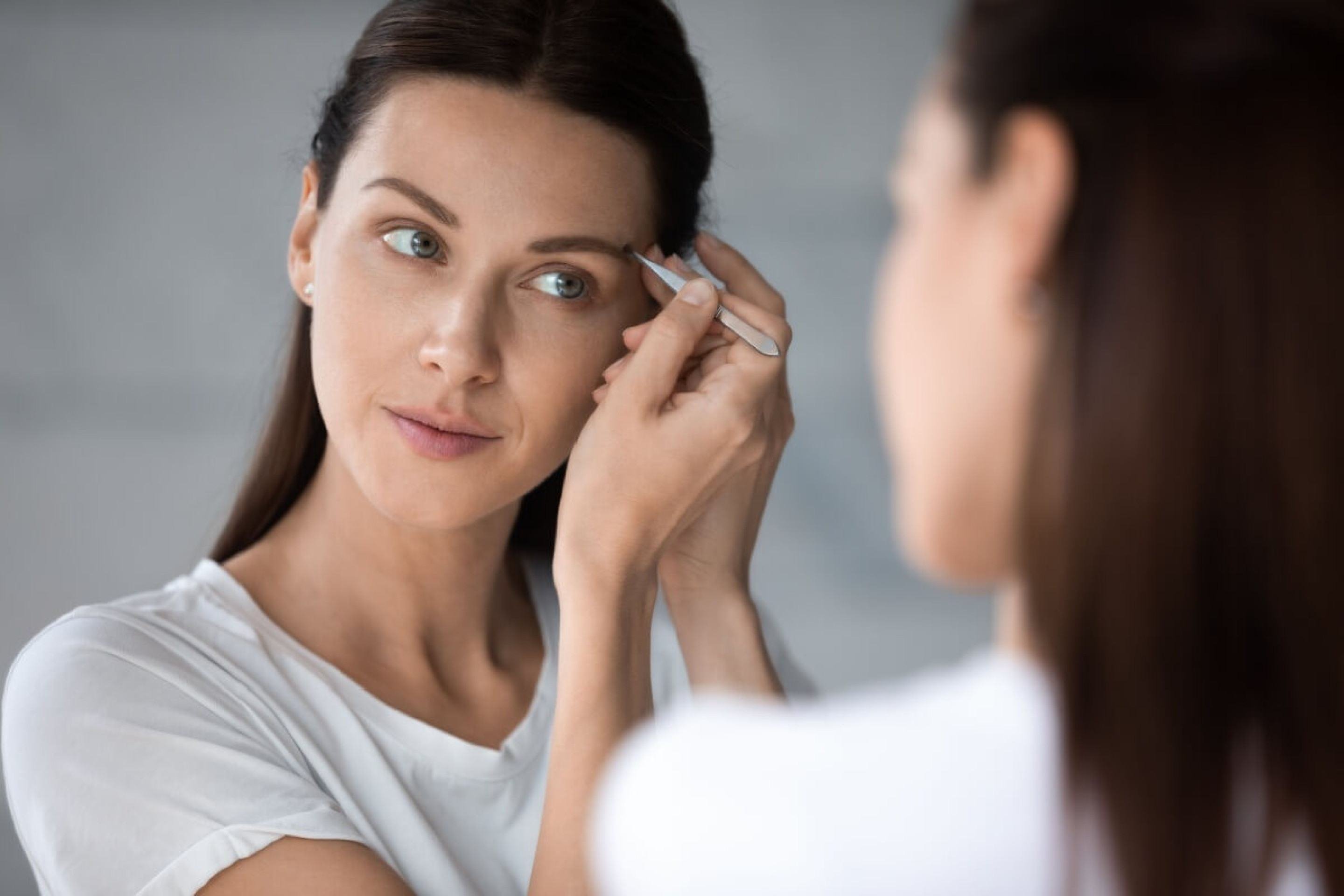 Sobrancelhas falhadas: 6 fatores que podem causar a queda dos fios