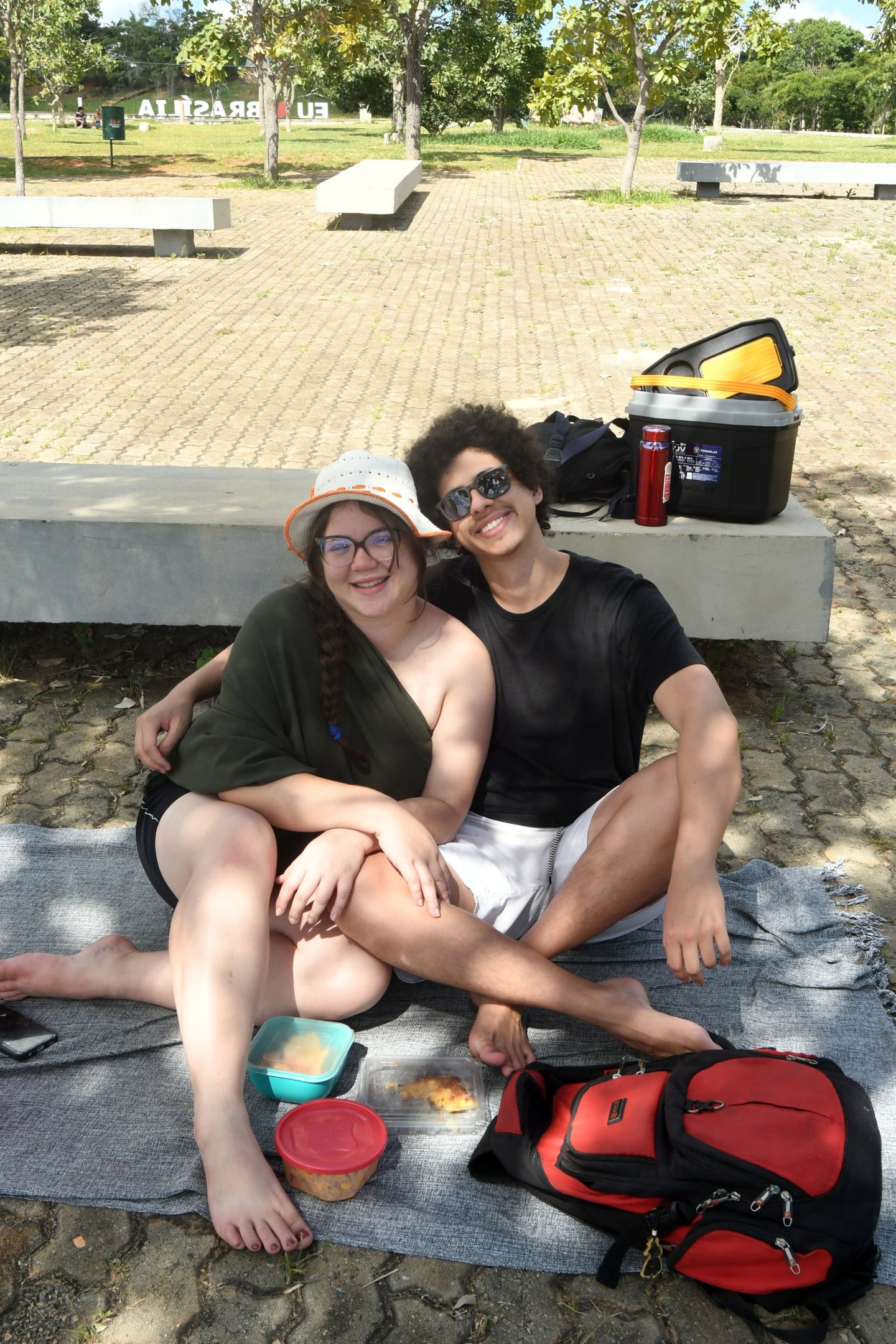 Ester e Jo&atilde;o Lucas curtem o piquenique no fim de semana