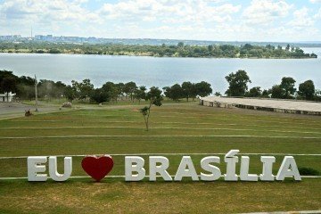 As atividades turísticas tiveram comportamento distinto dos demais indicadores. Em abril, o volume do setor cresceu 5,3% em relação ao mês anterior. No entanto, quando comparado a abril de 2025, o turismo registrou retração de 2,7% - (crédito: Marcelo Ferreira/CB/D.A Press) As atividades turísticas tiveram comportamento distinto dos demais indicadores. Em abril, o volume do setor cresceu 5,3% em relação ao mês anterior. No entanto, quando comparado a abril de 2025, o turismo registrou retração de 2,7% - (crédito: Marcelo Ferreira/CB/D.A Press)
