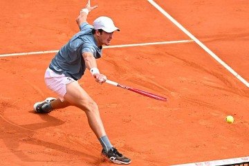Brasileiro enfrenta o sérvio Hamad Medjedovic na manhã deste sábado (9); vitória no saibro italiano é crucial para garantir status de cabeça de chave no Grand Slam francês.

 -  (crédito: Divulga&ccedil;&atilde;o: Master 1000 de Monte Carlo)